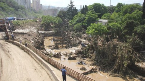 Tbilisi zooparkı dağıdıcı seldən sonra - FOTOLAR