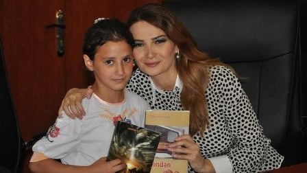 Deputat uşaq evinə gedib - FOTO