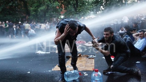 Yerevandakı qarşıdurmada 18 nəfər yaralanıb - FOTOLAR