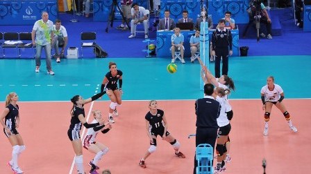 Azərbaycanın qadın voleybolçuları yarımfinala yüksəldi