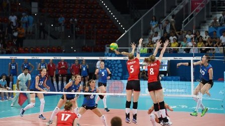 Qadın voleybolçularımız Türkiyəyə uduzdular 