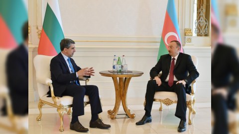 İlham Əliyev bağlanışa gələn prezidentlə görüşdü