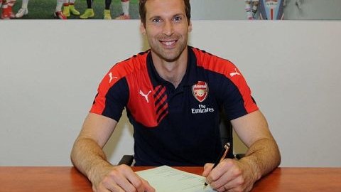 Petr Çex “Arsenal”a keçdi