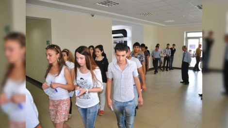 Bu gün qəbul və buraxılış imtahanları keçirilir