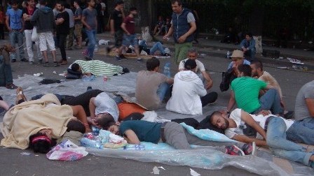 Yerevanda polis sakinlərdən aksiya iştirakçıları əleyhinə şikayət toplayır