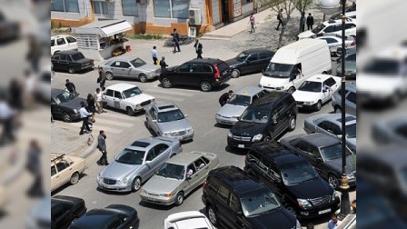 Bakıda nəqliyyat sıxlığını aradan qaldırmaq üçün müzakirə olunan təkliflər