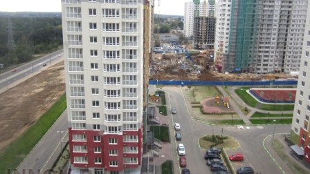 Ata qızını və onun itini pəncərədən tulladı
