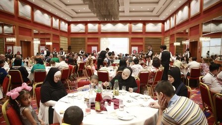 TİKA Bakıda və Şəkidə iftar süfrəsi verdi - FOTO