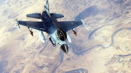 F-16 qırıcısı şəxsi təyyarə ilə toqquşdu 