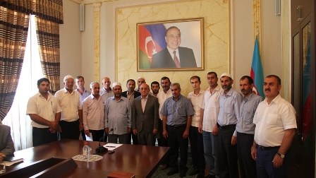 17 dini icmaya şəhadətnamə verildi