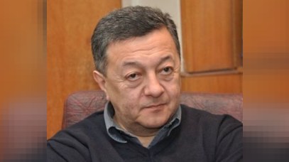 Elçın Şıxlı izahlı lüğət üzərində işləyir 