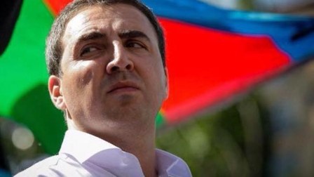 Əbülfəz Qurbanlı bəzi AXCP-çiləri “saxta profil arxasında gizlənənlər” adlandırdı