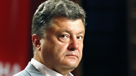 Poroşenko Ukraynada qanunsuz hərbi birləşmələr tərksilahını tələb etdi