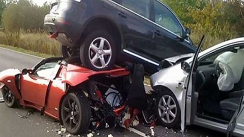 Bu il Azərbaycandakı yol qəzalarında 407 nəfər ölüb 