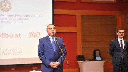Azay Quliyev jurnalistləri mükafatlandırdı - FOTO
