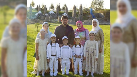 Ramzan Kadırov arvadını boşamaqla hədələdi