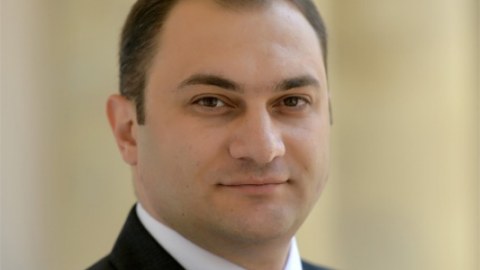 Sərkisyanın yeni mətbuat katibi keçmiş “KQB” işçisi oldu 