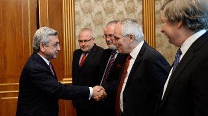 Həmsədrlər əvvəl Yerevana, sonra Bakıya gəlirlər