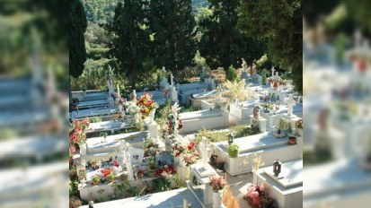 Yunanıstanda ölüləri basdıra bilmirlər: Meyitxanalar doludur 