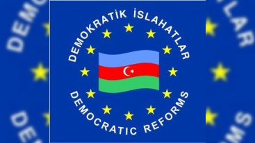 Demokratik İslahatlar Partiyası 3 jurnalistə mükafat verdi