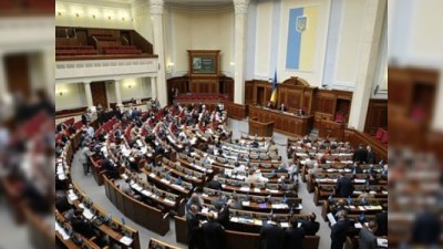 Deputatlar jurnalistləri döydülər 