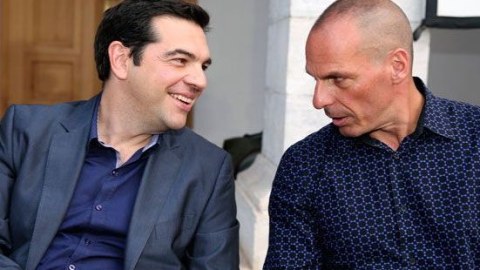 Keçmiş nazir: “Baş nazir ya intihar etməli idi, ya da edam ediləcəkdi”