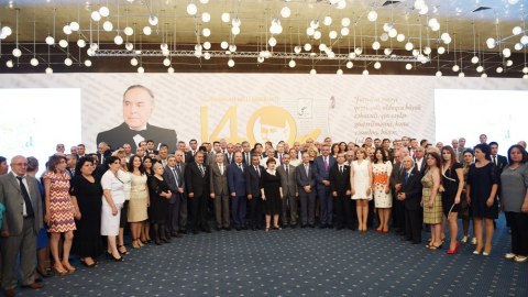 Prezidentin təltif etdiyi jurnalistlər mükafatlandırılıb