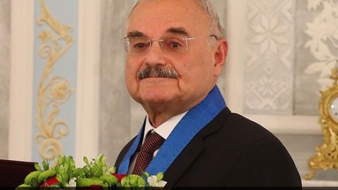 Lukaşenko Artur Rasizadəyə orden verdi