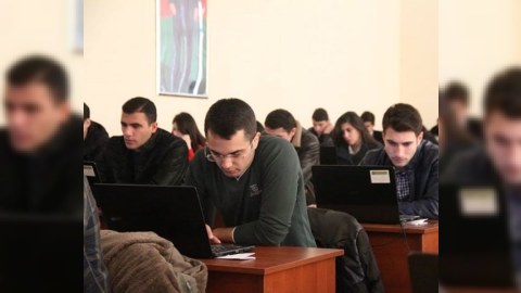 Azərbaycan Dövlət Aqrar Universitetində əlaçı tələbələrə pul mükafatı verilir