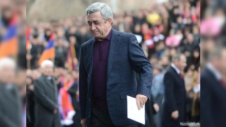 Serj Sərkisyan məzuniyyətə çıxdı