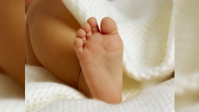 40 yaşlı qadın 12 yaşlı oğlandan uşaq doğdu 