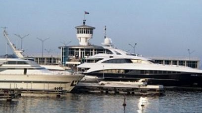 Bakı bulvarından 65 metrlik yaxta oğurlanıb 