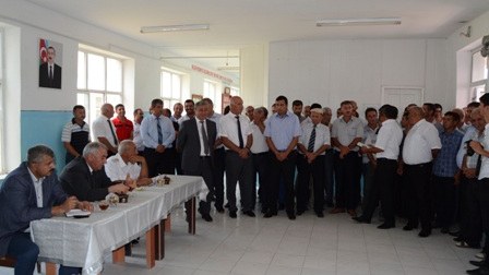 Qayıdış qəsəbəsində şikayətlərə baxıldı