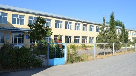 Səngərin bir neçə yüz metrliyindəki məktəbin məzunları ali məktəbə daxil olublar