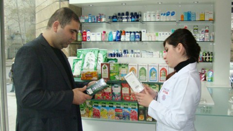 Səhiyyə Nazirliyində müşavirə: apteklərdə həkim reseptlərinə nəzarət olunacaq