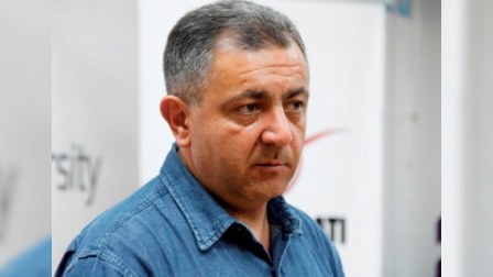 Ərəstun Oruclu qərar verə bilmir 