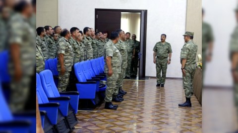 Müdafiə naziri döyüş tapşırıqları verdi