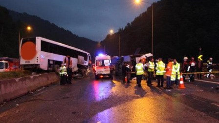 Türkiyədə suriyalıları daşıyan avtobus qəzaya uğradı: 9 nəfər öldü
