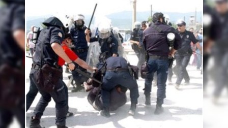 İstanbulda polislərə hücum edildi -7 nəfər yaralandı 