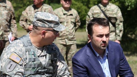  Keçmiş müdafiə naziri Rusiya-Gürcüstan müharibəsinin gizli detallarını açıqladı  