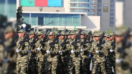 İki generalın vəzifədən azad edilməsi xəbəri yayıldı