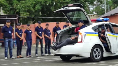 Saakaşvili polis avtomobilinin yük hissəsində olub - VİDEO