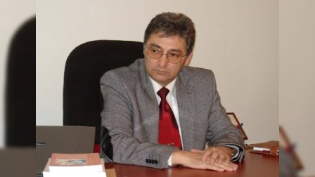 “Artur Rəsizadə tamamilə sağlam adamdır, hər gün işə gəlir” – Mətbuat katibi ilə MÜSAHİBƏ 