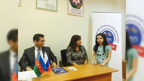  İlk şerimi Moskvaya həsr etmişdim... 