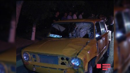 Şirvanda avtomobil 2 nəfəri vuraraq öldürüb 
