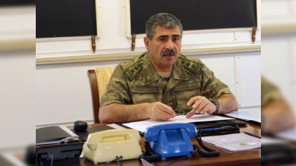 Zakir Həsənov səhra şəraitində müşavirə keçirdi