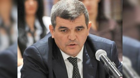 Deputat inəklərlə birgə yaşamağa məcbur edilən məcburi köçkünlərin müdafiəsinə qalxdı