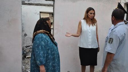 Deputat ermənilərin atəş nəticəsində evini yandırdığı kənd sakini ilə görüşüb -FOTO
