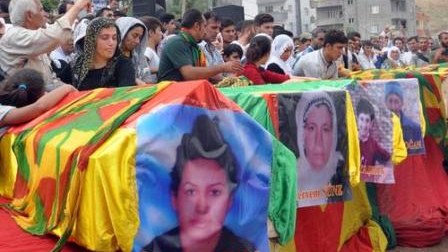Cizrədə kütləvi dəfn mərasimi