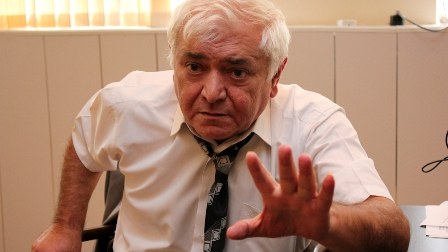 “Seçicilərimlə məsləhətləşib namizədliyimi verəcəyəm”
